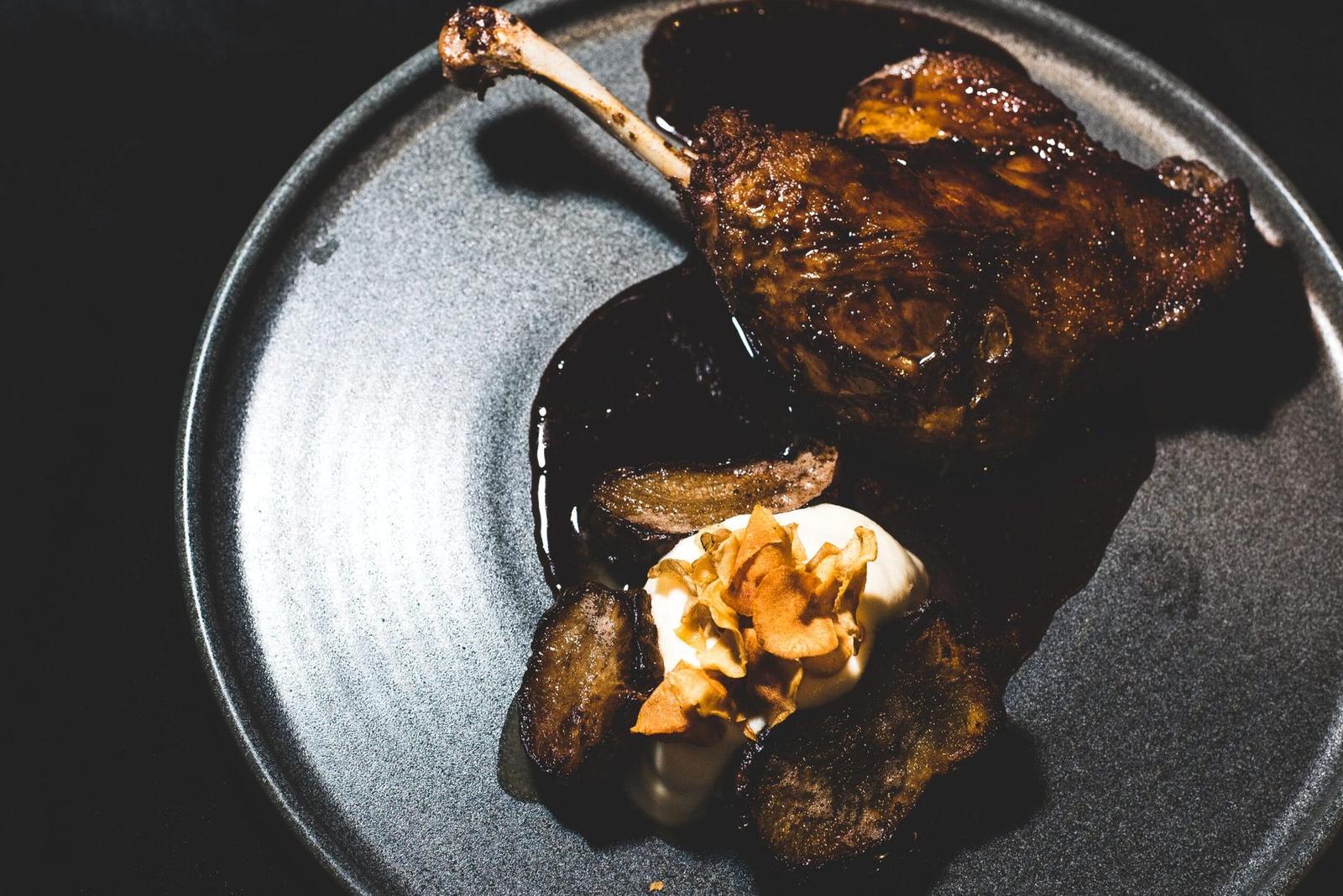 Roasted game leg dish